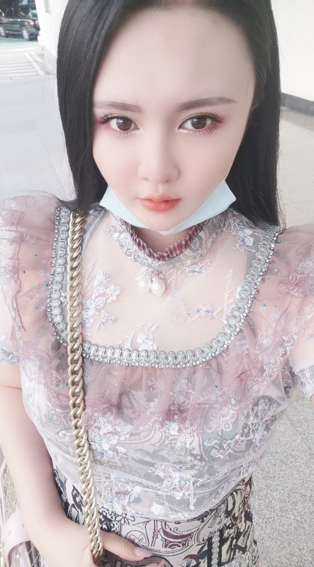 会玩的制服的大咪咪萝莉